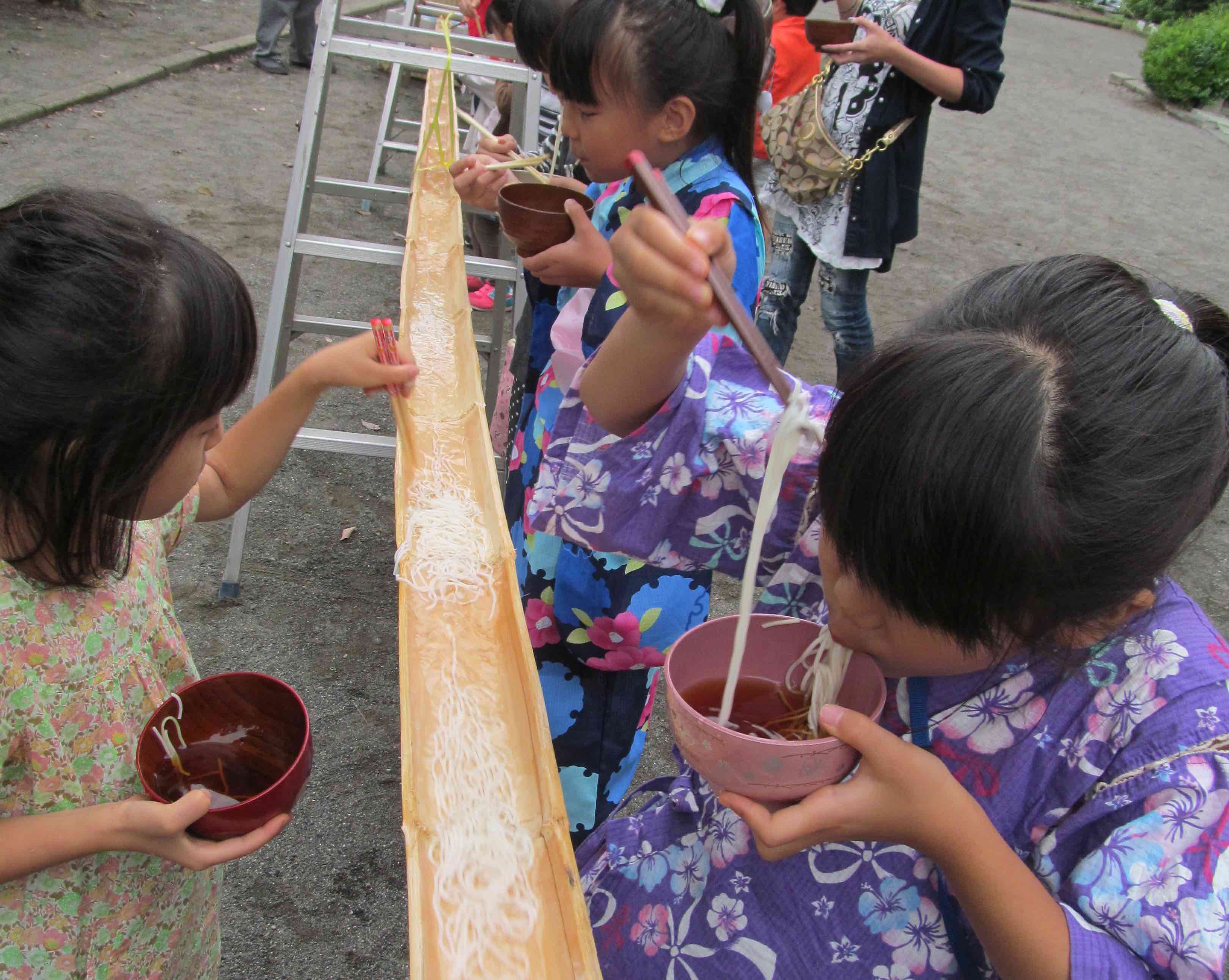 流しそうめん